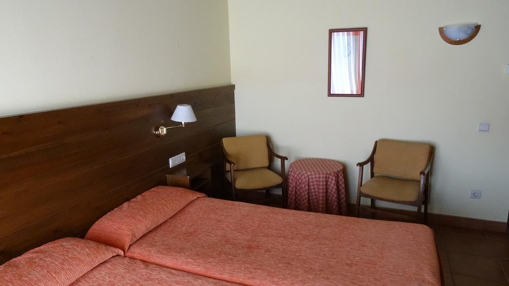Hotel Pla Del Pi Prats I Sansor Chambre photo