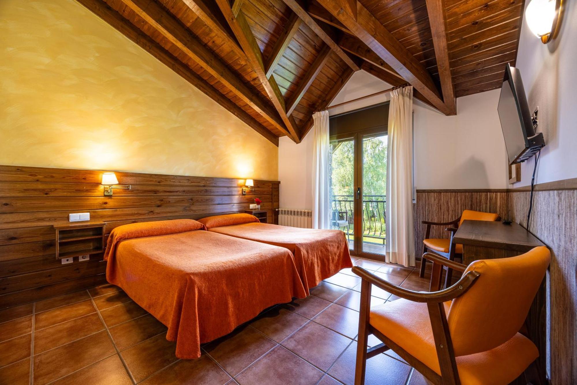 Hotel Pla Del Pi Prats I Sansor Extérieur photo
